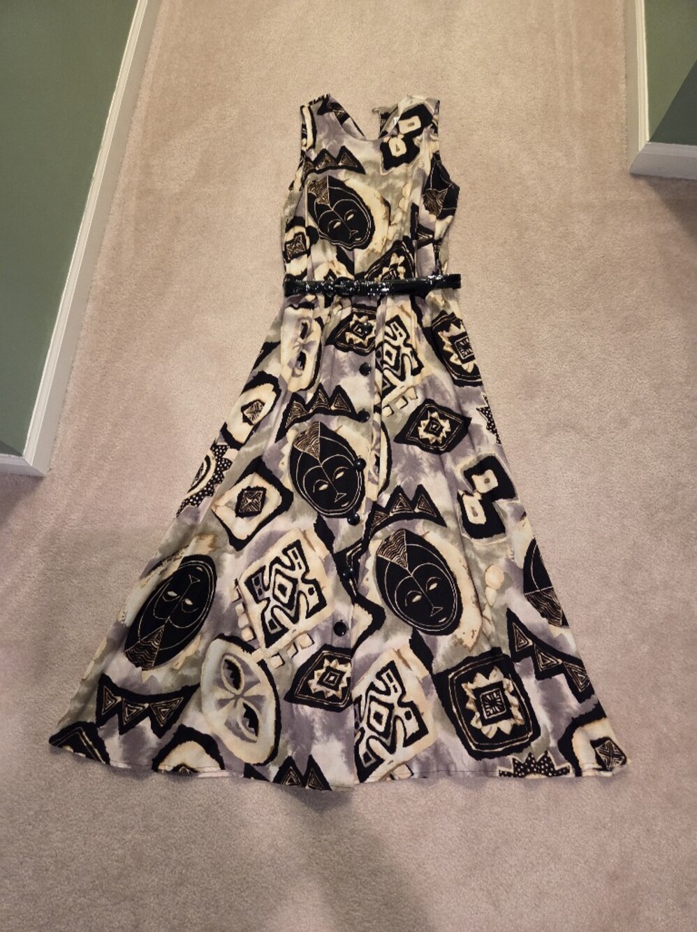Sleeveless Abstract Print Maxi Dress in Black and Cream